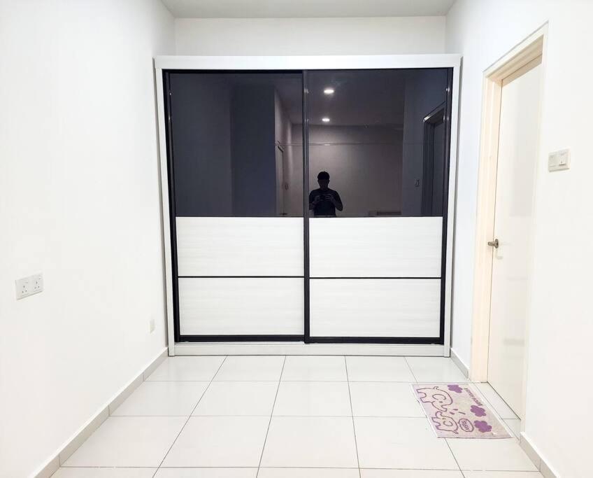 Desa Tebrau -- Poolside Paradise - 4br4b - 12pax By Cowidea Holiday home Johor Bahru