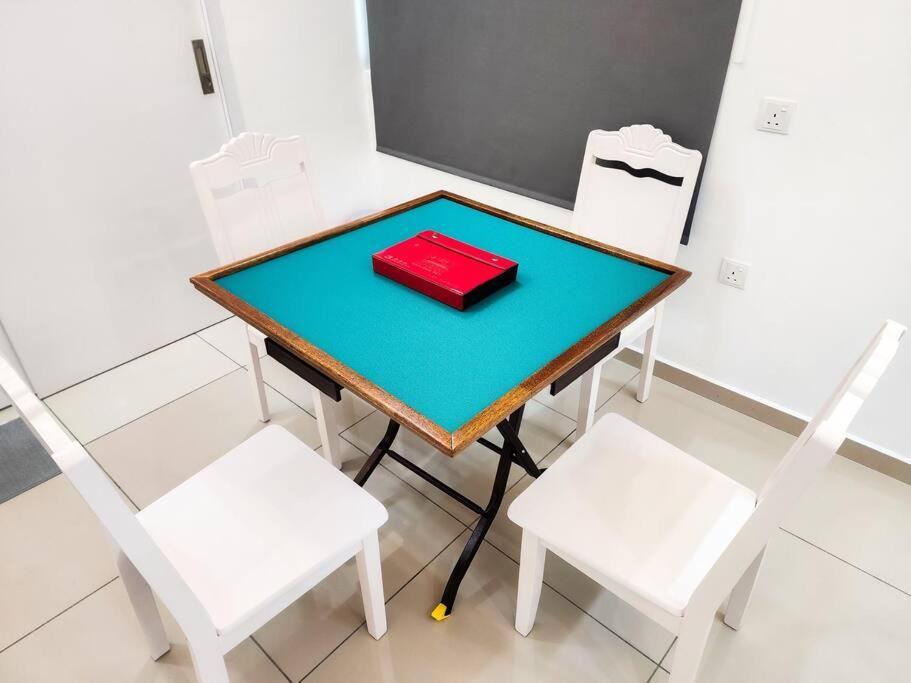 Desa Tebrau -- Poolside Paradise - 4br4b - 12pax By Cowidea Holiday home Johor Bahru